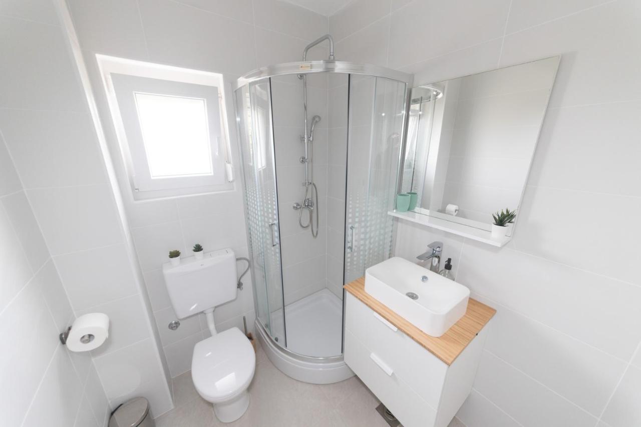 Agava Apartment Ugljan Ngoại thất bức ảnh