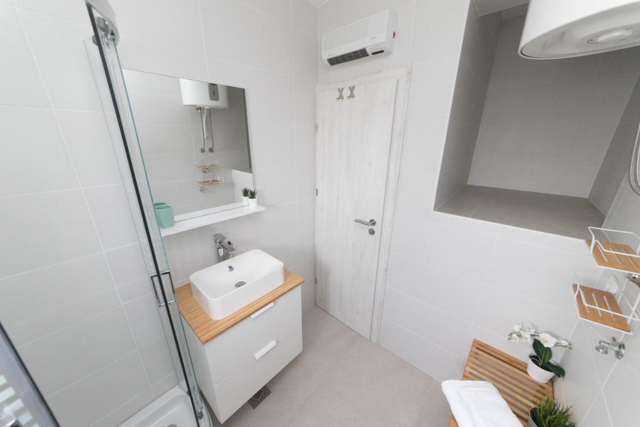 Agava Apartment Ugljan Ngoại thất bức ảnh
