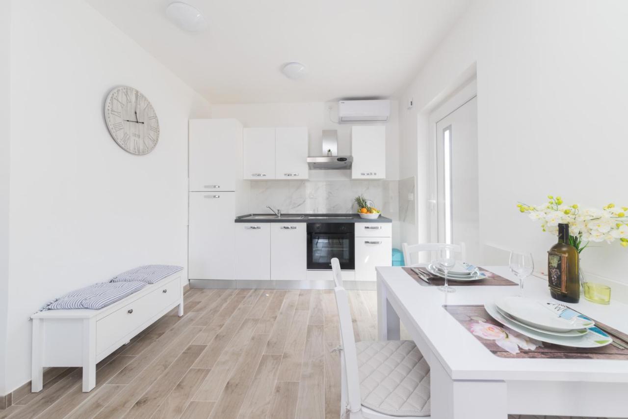 Agava Apartment Ugljan Ngoại thất bức ảnh
